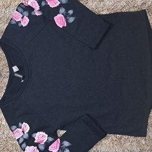 Closet ClosingSale-H&M Divided Black Floral Sleeve Sweatshirt